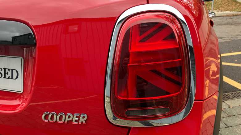 MINI Hatchback 1.5 Cooper Exclusive Premium 5dr Auto Petrol Hatchback